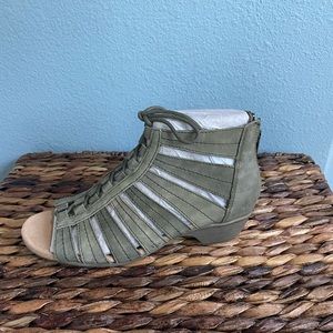 NEW Rockport Cobb Hill Gladiator Sandals